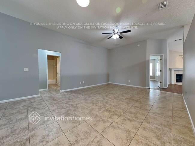 Building Photo - 1800 Northglen Cir