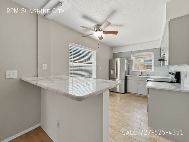 Building Photo - 10838 87th Ave