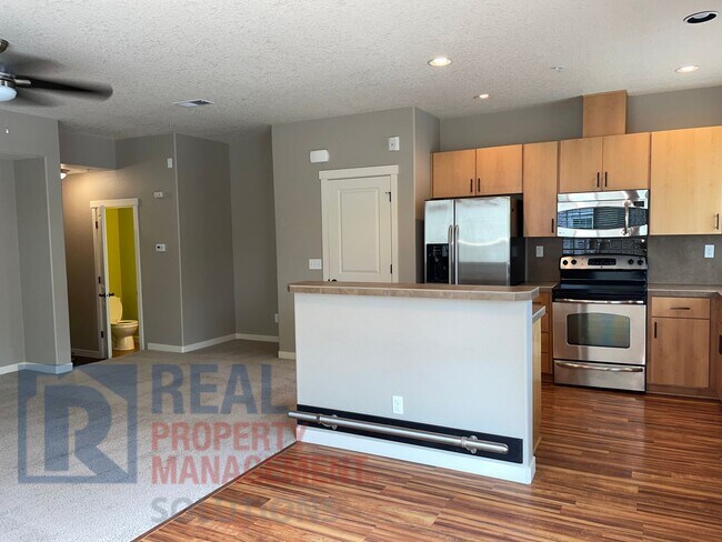 Building Photo - 8750 NE Delamere Way