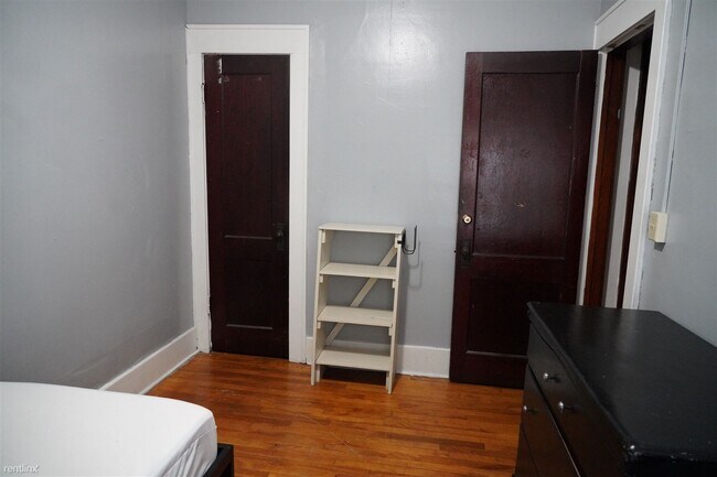 Foto del edificio - 4 br, 1 bath House - 916 Ackerman Avenue R...