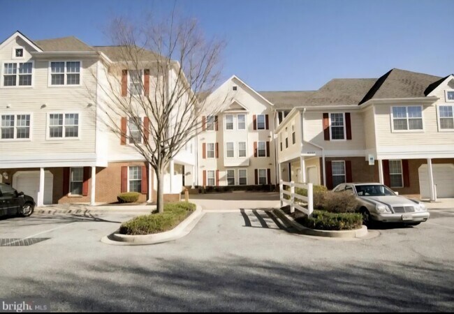 Foto del edificio - 5000 Willow Branch Way