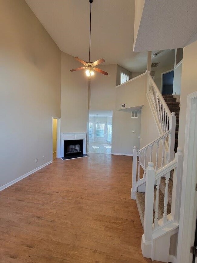 Building Photo - 150 Southwind Ln