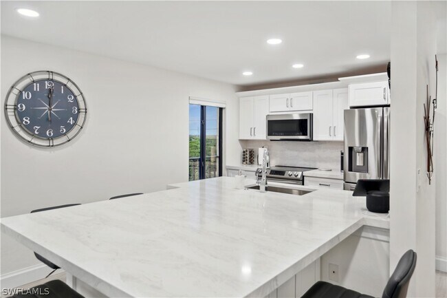Foto del edificio - 25820 Hickory Blvd