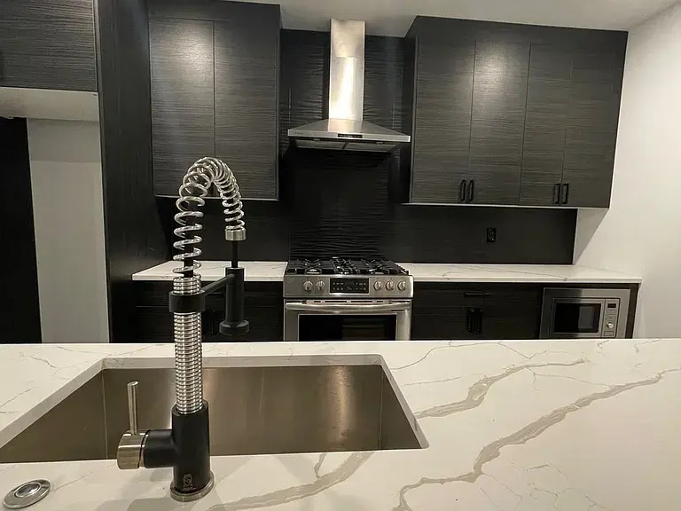 Building Photo - 12 Montvale Ave