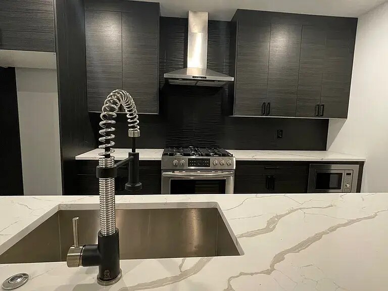 Foto del edificio - 12 Montvale Ave