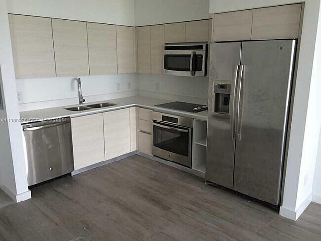 Foto del edificio - 4250 Biscayne Blvd