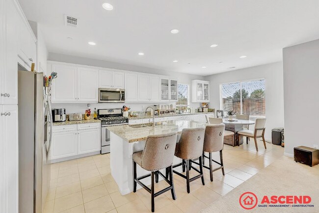 Foto del edificio - Gorgeous 3-bedroom home in Southwest Bakersfield