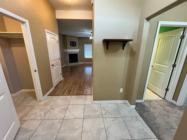 Foto del edificio - Charming Newer 3 bed 2 bath in Keifer