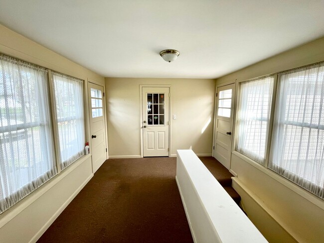 Building Photo - Two bedroom, one bathroom home in Parchment