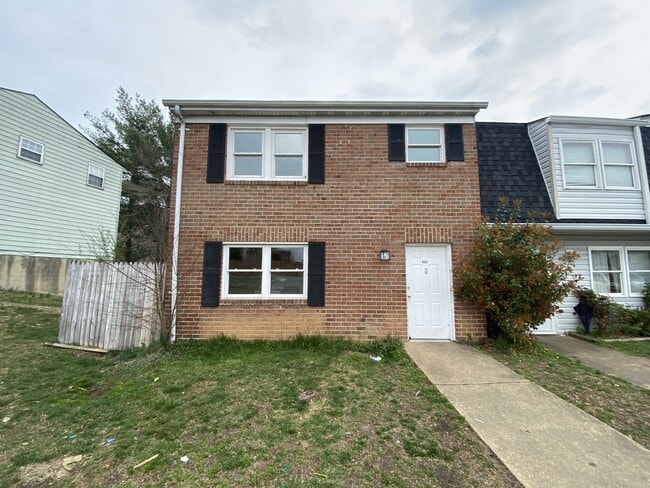 Building Photo - 633 Anvil Rd
