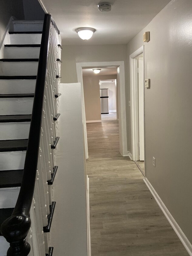 Hallway - 875 W Lombard St