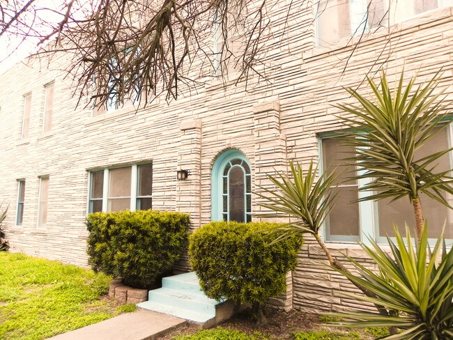 Building Photo - Tancahua Apartments