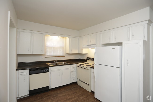 2BR, 2BA - 1510 SF - Canyon Creek Apartments