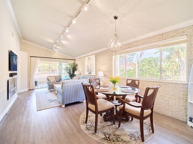 Foto del edificio - 19218 Glenmoor Dr