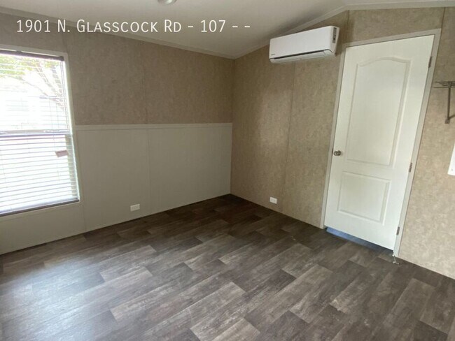 Foto del edificio - 1901 N Glasscock Rd