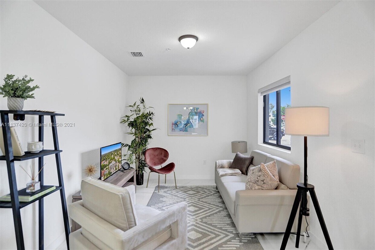 Primary Photo - 856 NW 29th St