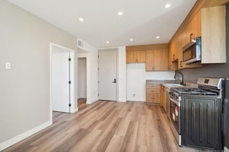 Building Photo - IM 21