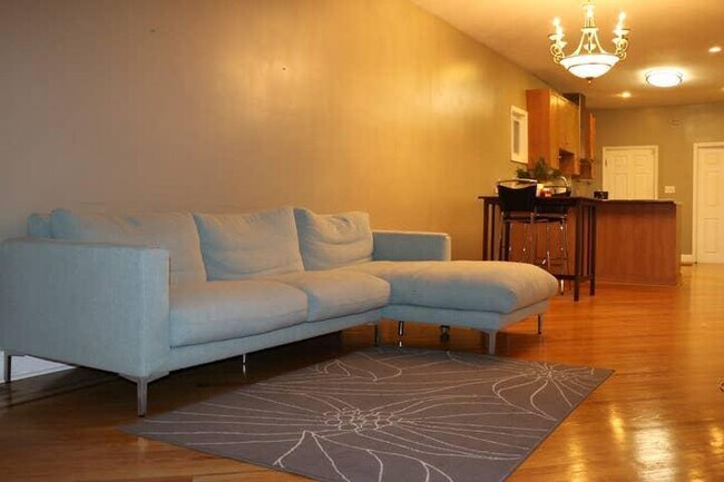 Foto del edificio - 2129 W Gladys Ave