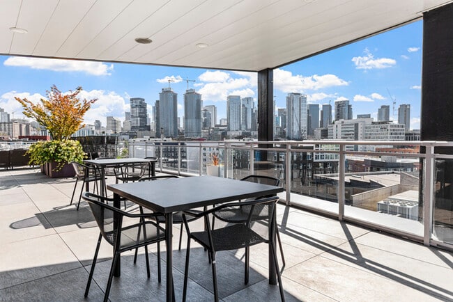 Building Photo - 624 Yale Apartments