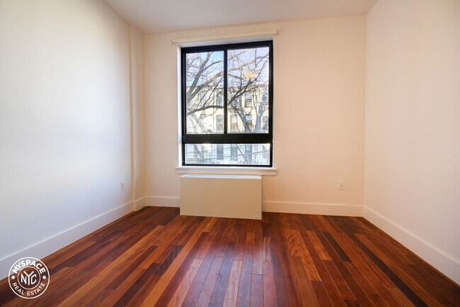 Building Photo - 695 Jefferson Ave