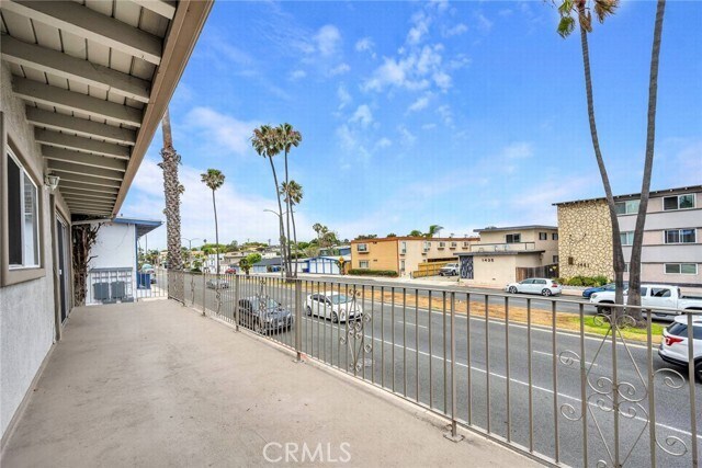 Foto del edificio - 1440 Manhattan Beach Blvd