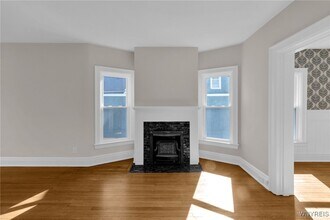 Building Photo - 146 Lancaster Ave