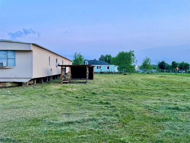 Building Photo - 40 County Rd 3557
