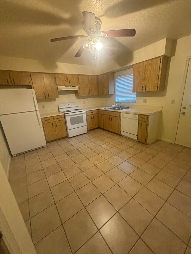 Foto del edificio - 6513 72nd Ave N