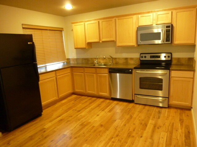 Building Photo - West Side Condo