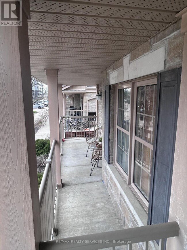 Photo du bâtiment - 1460 Highland Rd W