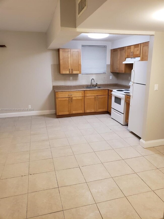 Foto del edificio - 640 SW 9th Ct