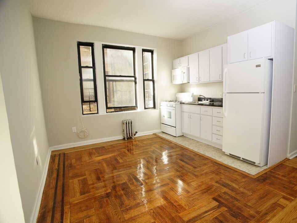 Foto principal - 686 E 234th St