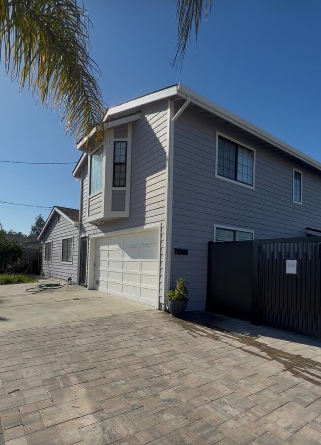 Building Photo - 43135 Gatewood St