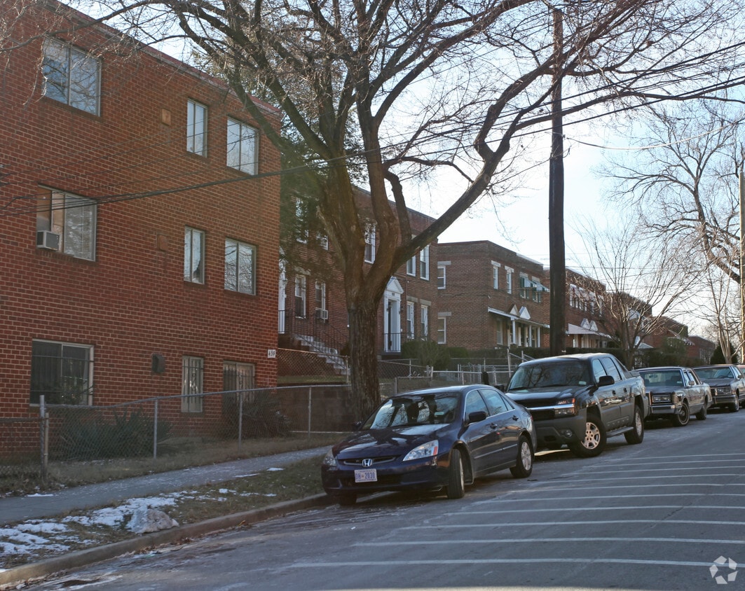 Building Photo - 431 Brandywine St SE