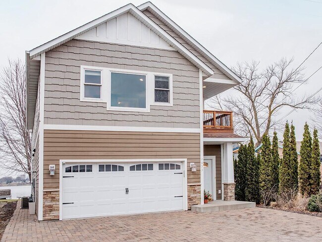 Foto del edificio - 2033 Arbor Ln