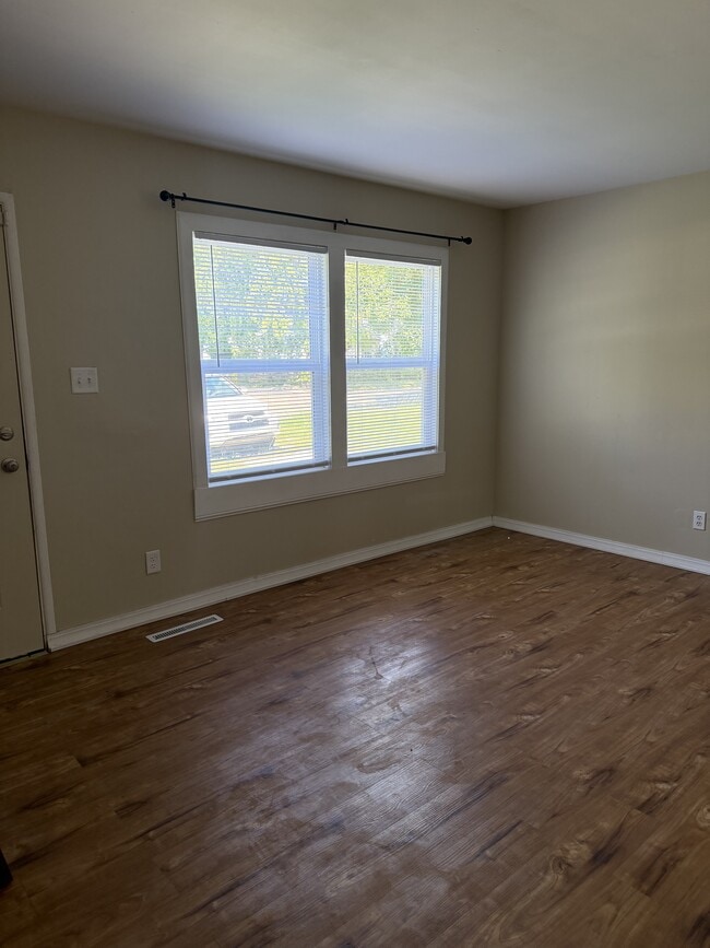 Building Photo - 1805 Southwood Dr