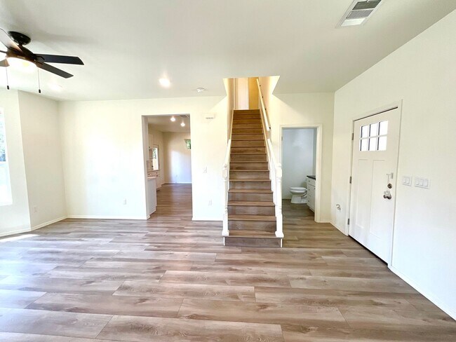 Building Photo - 1202 Mystic Dr
