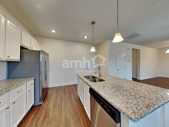 Building Photo - 1323 Lomond Dr