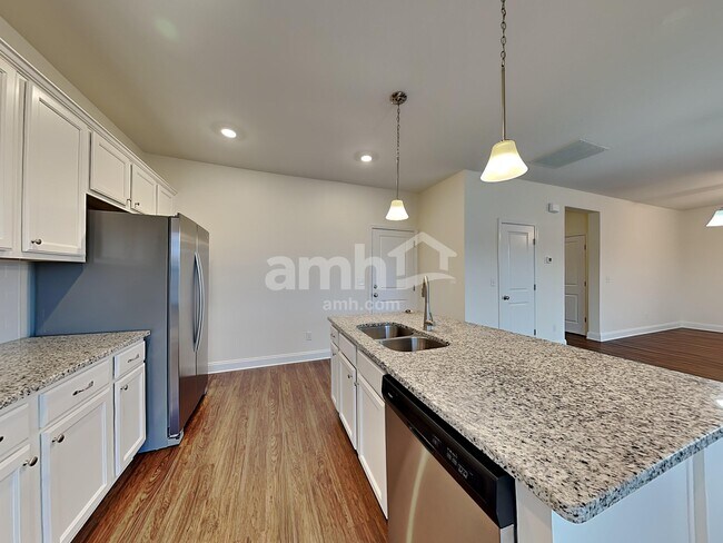 Foto del edificio - 1323 Lomond Dr