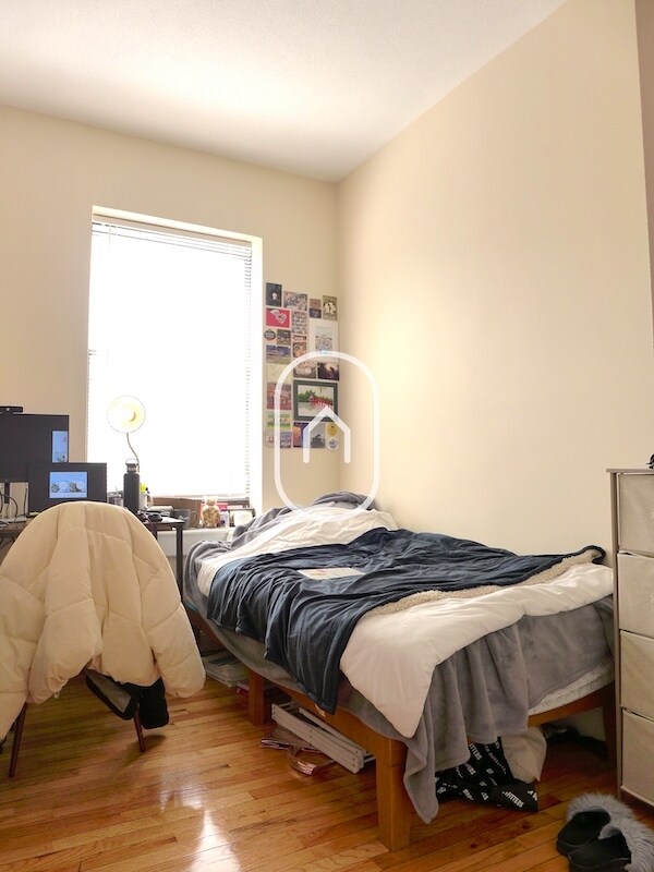 Foto del edificio - 668 Massachusetts Ave