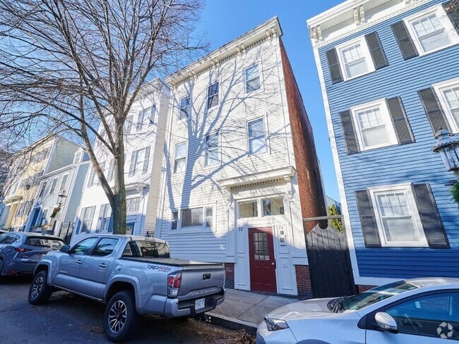 Building Photo - 26 Concord St