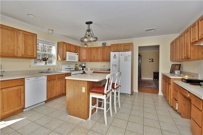 Foto del edificio - 33 Rock Ridge Rd