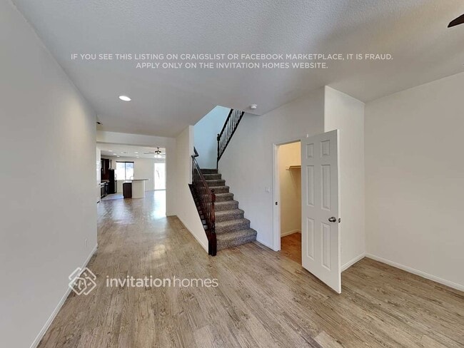 Building Photo - 10427 Val Piora St