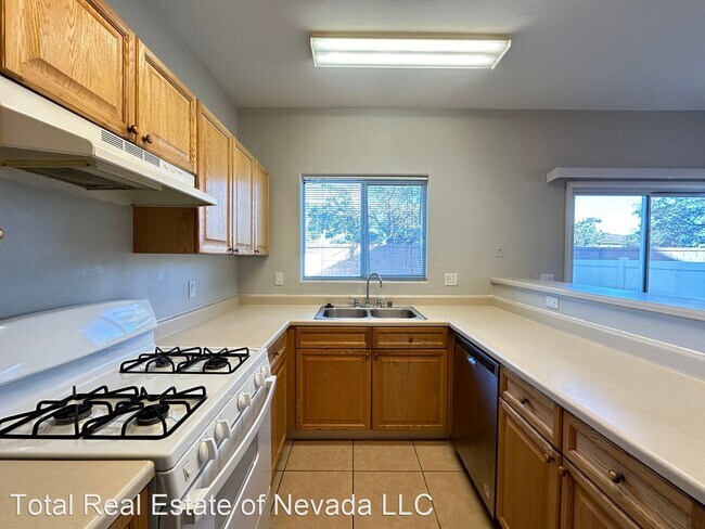 Foto del edificio - 2 br, 3 bath House - 9312 Straw Hays St #102