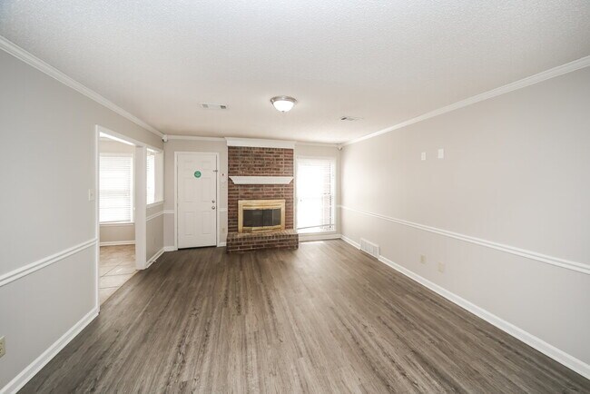 Building Photo - 4481 Tracy Lynn Dr