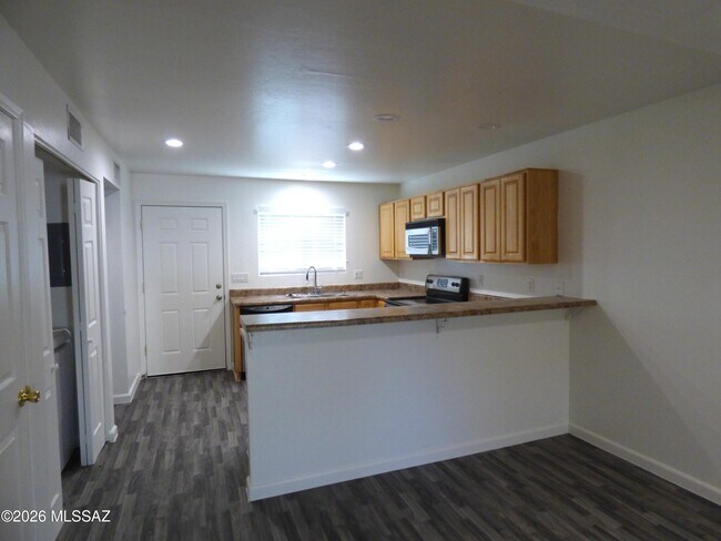 Foto del edificio - 1077 N Riverside Dr