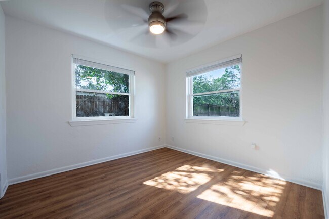 Foto del edificio - 1216 10th St N