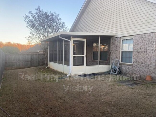Building Photo - 1043 Lexington Dr