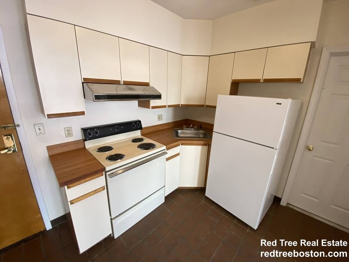 Photo - 81 Essex St. Unit 84