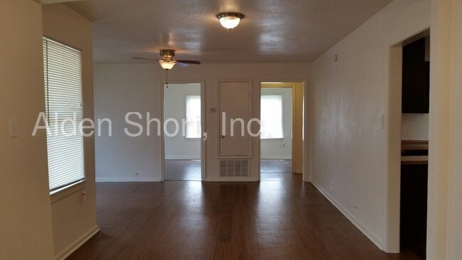 Building Photo - 6830 Red Bud Dr